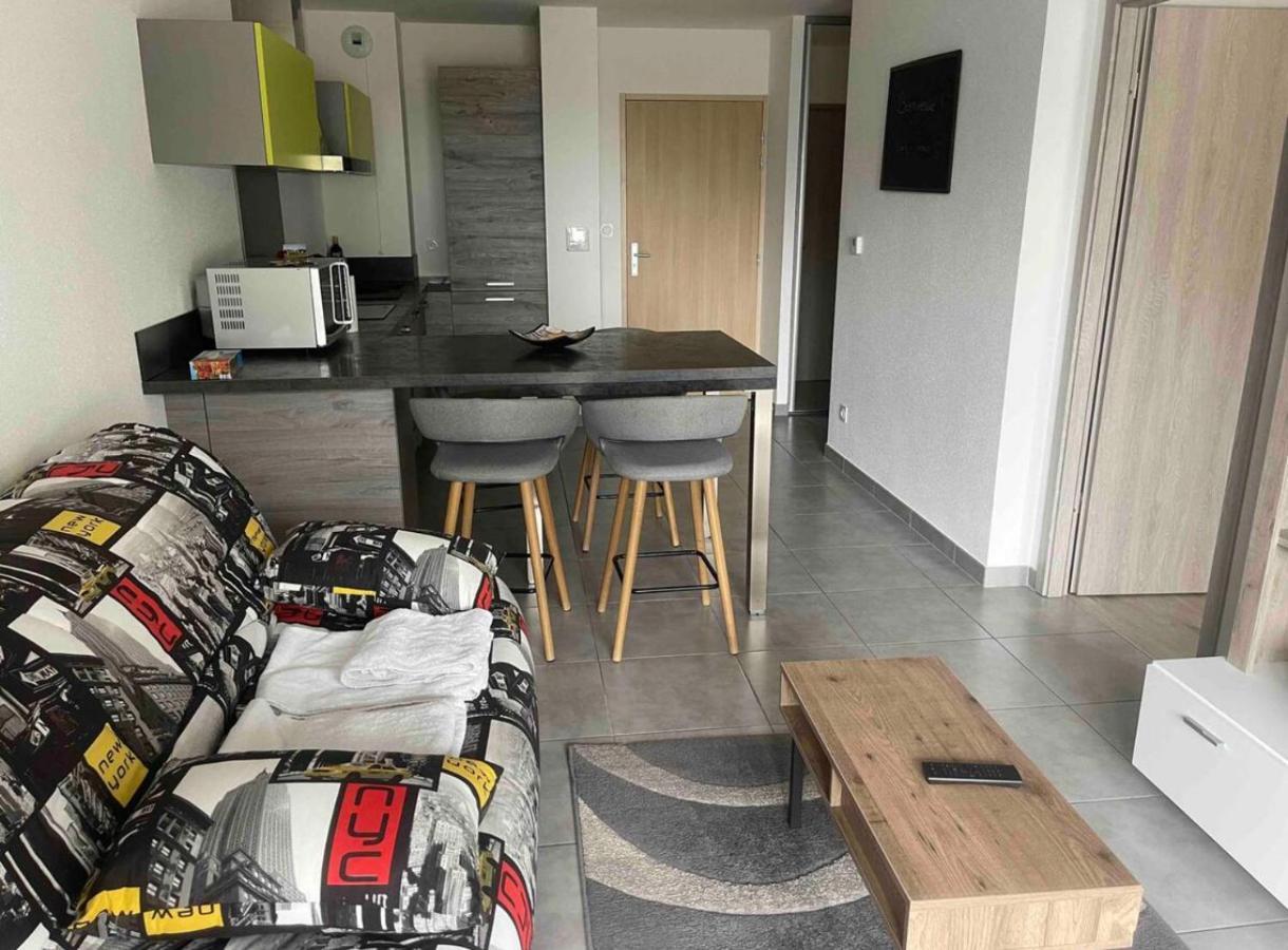 Appartement 4 Personnes Proche Lac Saint Point Montperreux Dış mekan fotoğraf